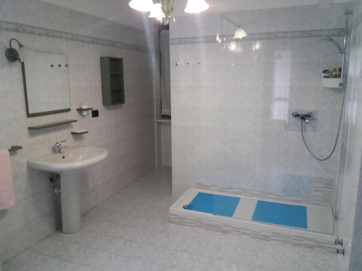 I Pini B&B Castagnito Luaran gambar