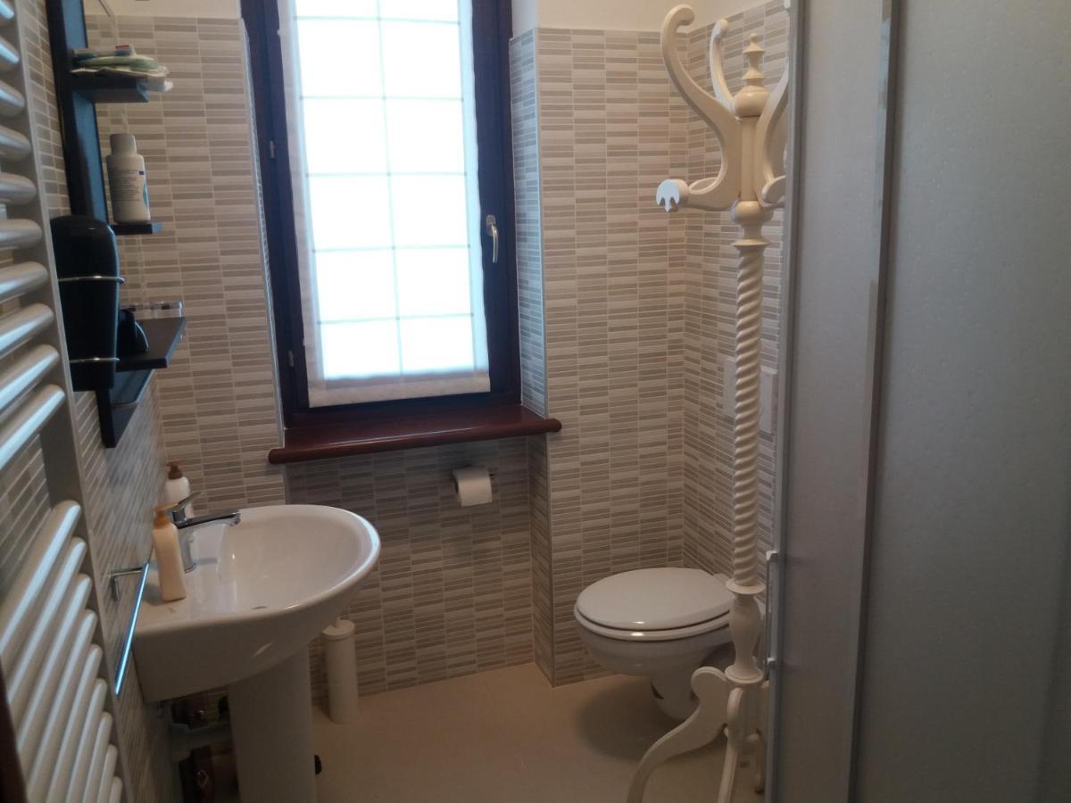 I Pini B&B Castagnito Luaran gambar
